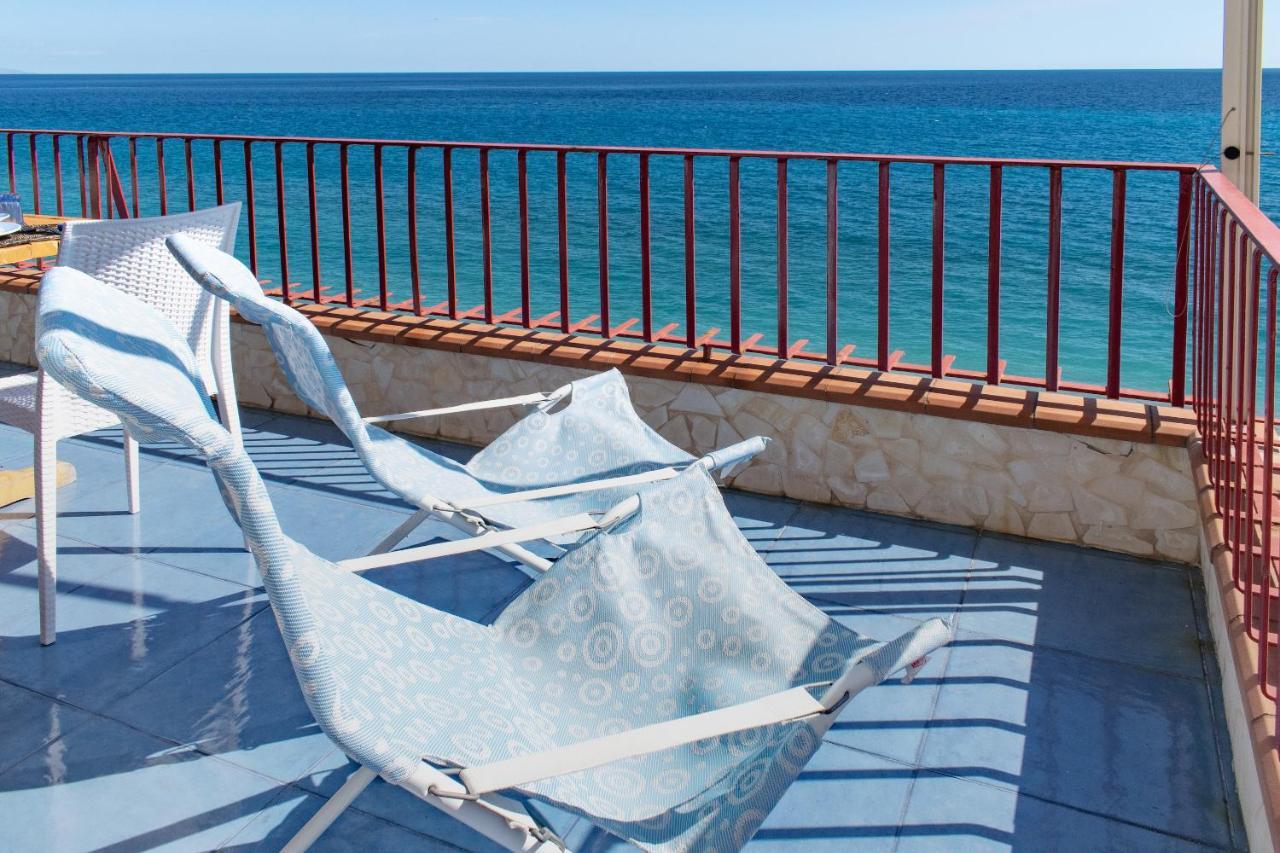 Beach House Acquamarina Letojanni Exterior foto